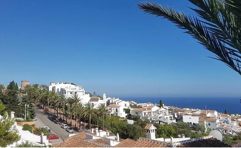Lovely 2 Bedroom In Capuchinos, San Juan De Capistrano, Nerja Apartman